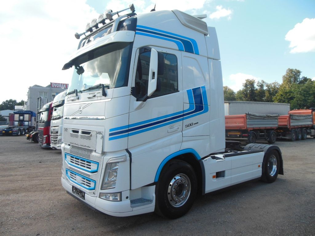 Volvo FH 13/500, GLOBE XL, HYDRAULIK, ALU FELGEN, TOP! - Tracteur routier: photos 1 Volvo FH 13/500, GLOBE XL, HYDRAULIK, ALU FELGEN, TOP! - Tracteur routier: photos 1