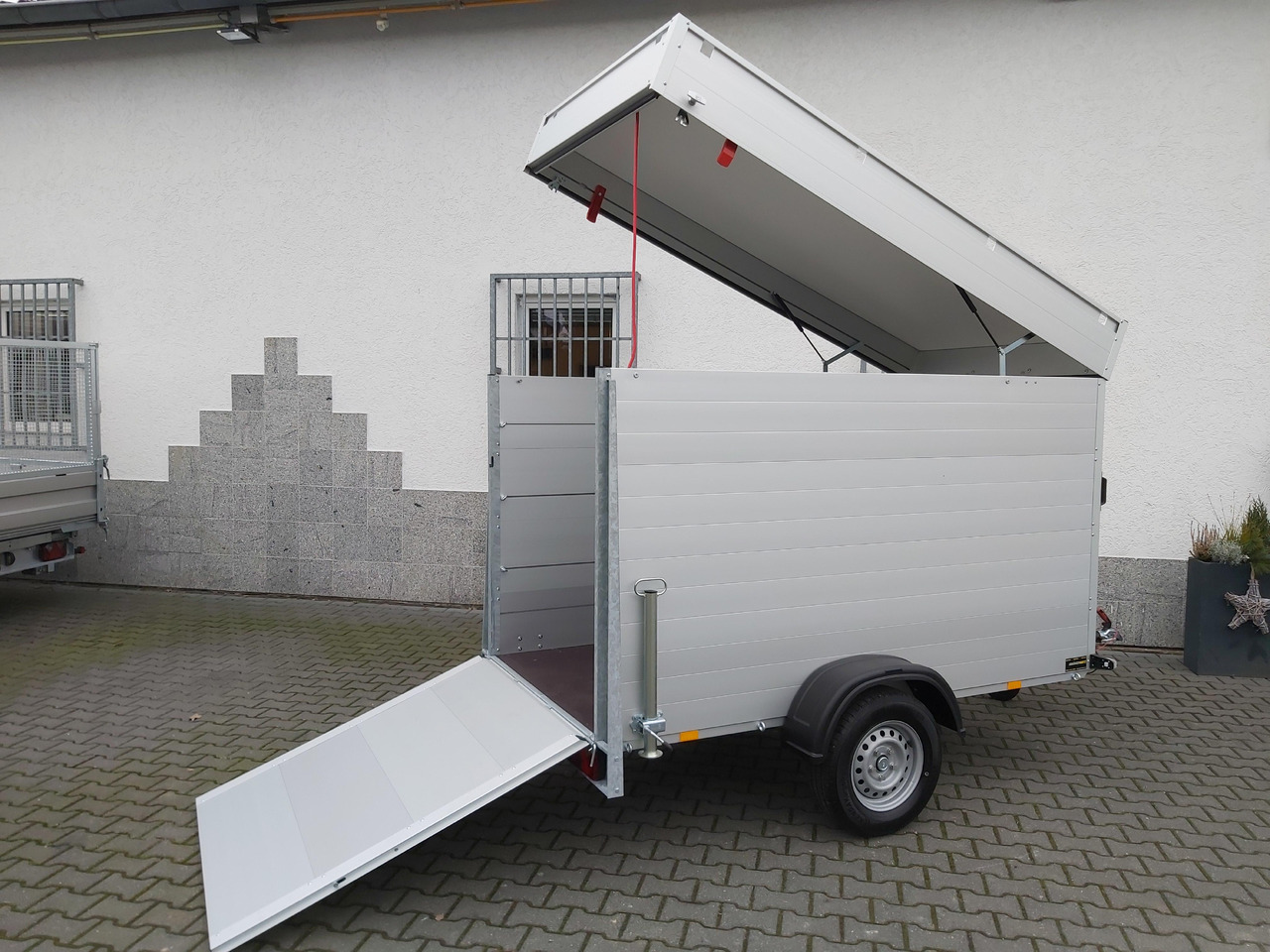 ALUBOXX Deckelanhänger GTB 1200 VT3 251x126x153cm Heckrampe (S) 1200kg Winter Aktion - Remorque fourgon: photos 3 ALUBOXX Deckelanhänger GTB 1200 VT3 251x126x153cm Heckrampe (S) 1200kg Winter Aktion - Remorque fourgon: photos 3