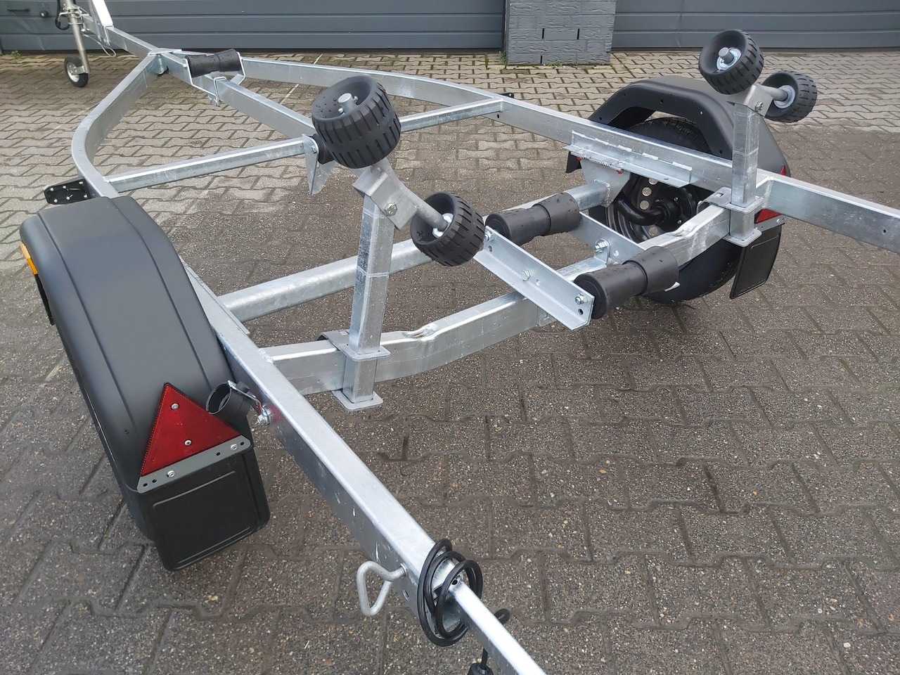 Remorque bateau Brenderup Bootstrailer 750L UB Premium 180750UBL 750kg Winde 311959 Januar Online Aktion: photos 7 Remorque bateau Brenderup Bootstrailer 750L UB Premium 180750UBL 750kg Winde 311959 Januar Online Aktion: photos 7