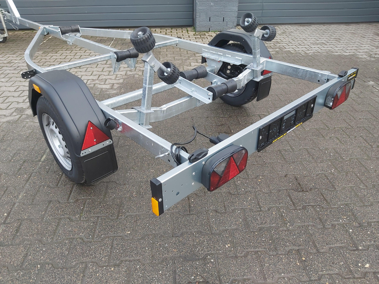 Remorque bateau Brenderup Bootstrailer 750L UB Premium 180750UBL 750kg Winde 311959 Januar Online Aktion: photos 6 Remorque bateau Brenderup Bootstrailer 750L UB Premium 180750UBL 750kg Winde 311959 Januar Online Aktion: photos 6