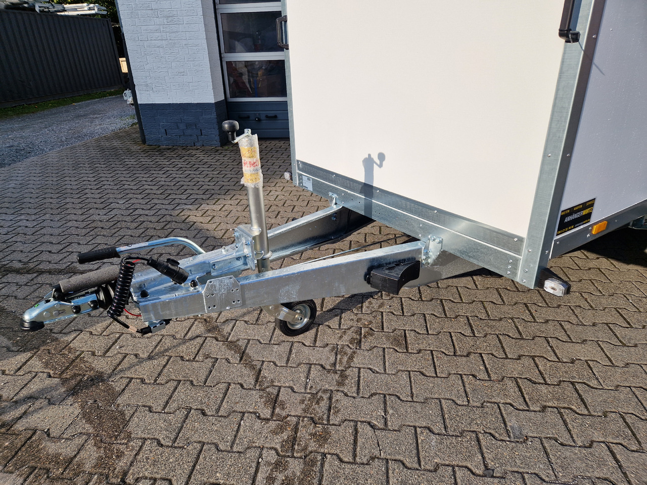 Brenderup Cargo Dynamic CD350 TB R 350x155x185cm Heckrampe Wabenwände (L) 2500kg - Remorque fourgon: photos 1 Brenderup Cargo Dynamic CD350 TB R 350x155x185cm Heckrampe Wabenwände (L) 2500kg - Remorque fourgon: photos 1