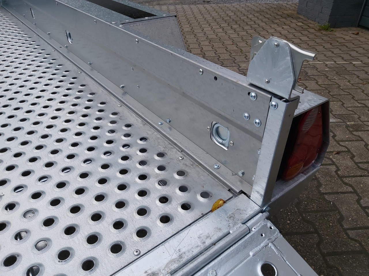 Brenderup Maschinentransporter MT 3080 STF 308x152x25cm Stahllochboden 3000kg - Remorque porte engin: photos 5 Brenderup Maschinentransporter MT 3080 STF 308x152x25cm Stahllochboden 3000kg - Remorque porte engin: photos 5