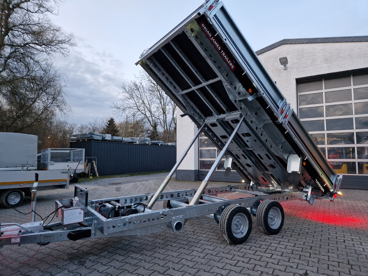 Brian James Trailer CarGO Tipper 400x200x30cm elektro Pendelklappe blackline LED 3500kg Tandem - Remorque benne: photos 3 Brian James Trailer CarGO Tipper 400x200x30cm elektro Pendelklappe blackline LED 3500kg Tandem - Remorque benne: photos 3