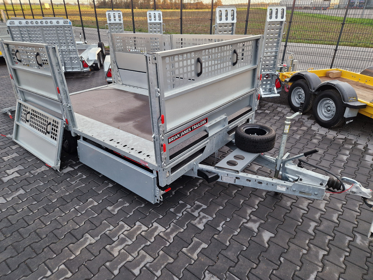 Brian James Trailer Connect 310x188cm black Premium Greenkeeper Alufelgen Tandem 10" 3000kg - Remorque plateau: photos 5 Brian James Trailer Connect 310x188cm black Premium Greenkeeper Alufelgen Tandem 10" 3000kg - Remorque plateau: photos 5