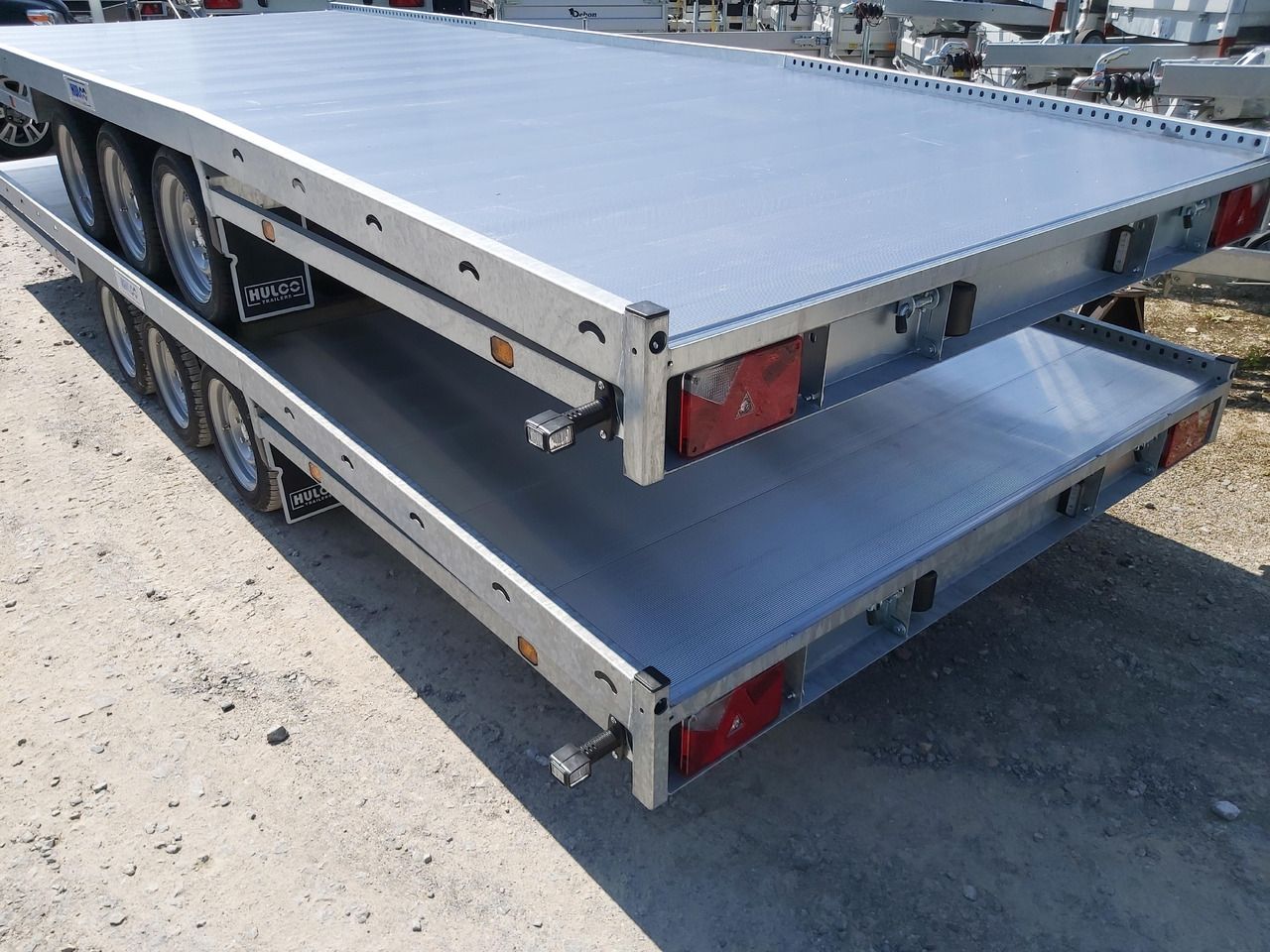 CARAX-3 3500 Multitransporter 540x207cm Aluboden Auffahrrampen Tridem 3500kg - Remorque plateau: photos 3 CARAX-3 3500 Multitransporter 540x207cm Aluboden Auffahrrampen Tridem 3500kg - Remorque plateau: photos 3