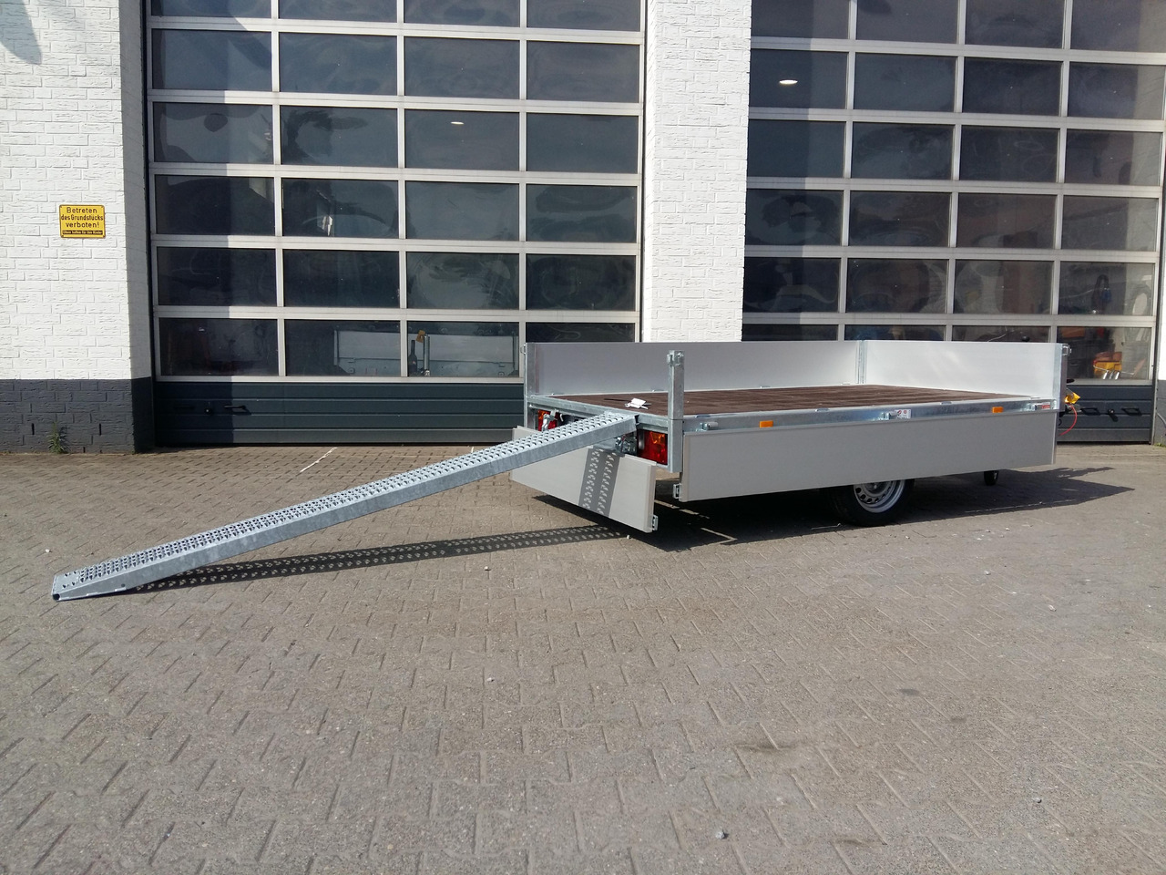 EDUARD Multi 260x150x30cm Lfh: 56cm 10" niedrig Fahrwerk Rampen (S) 1500kg - Remorque voiture: photos 1 EDUARD Multi 260x150x30cm Lfh: 56cm 10" niedrig Fahrwerk Rampen (S) 1500kg - Remorque voiture: photos 1