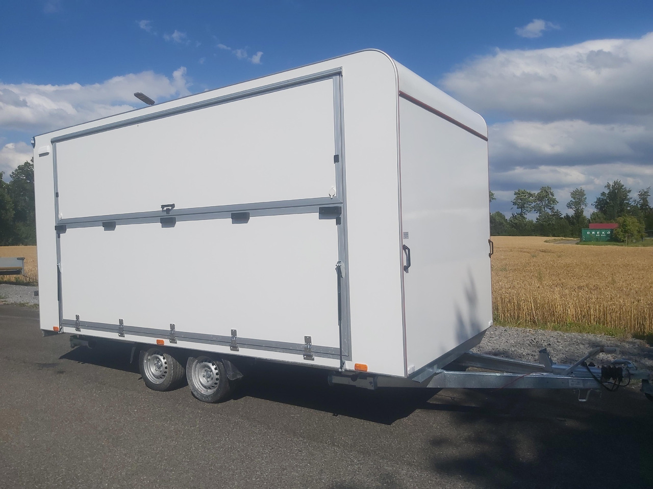 Event Trailer Koffer TWSP M 470T.01 470x220x217cm Seitenklappe IL 2700kg 100km/H - Remorque magasin: photos 1 Event Trailer Koffer TWSP M 470T.01 470x220x217cm Seitenklappe IL 2700kg 100km/H - Remorque magasin: photos 1