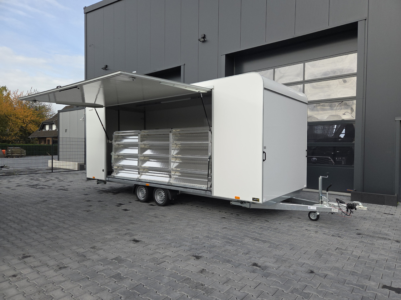 Event Trailer Koffer TWSP M 600T.01 600x230x210 Seitenklappe Treppe Hecktüren 230V 3000kg - Remorque magasin: photos 4 Event Trailer Koffer TWSP M 600T.01 600x230x210 Seitenklappe Treppe Hecktüren 230V 3000kg - Remorque magasin: photos 4