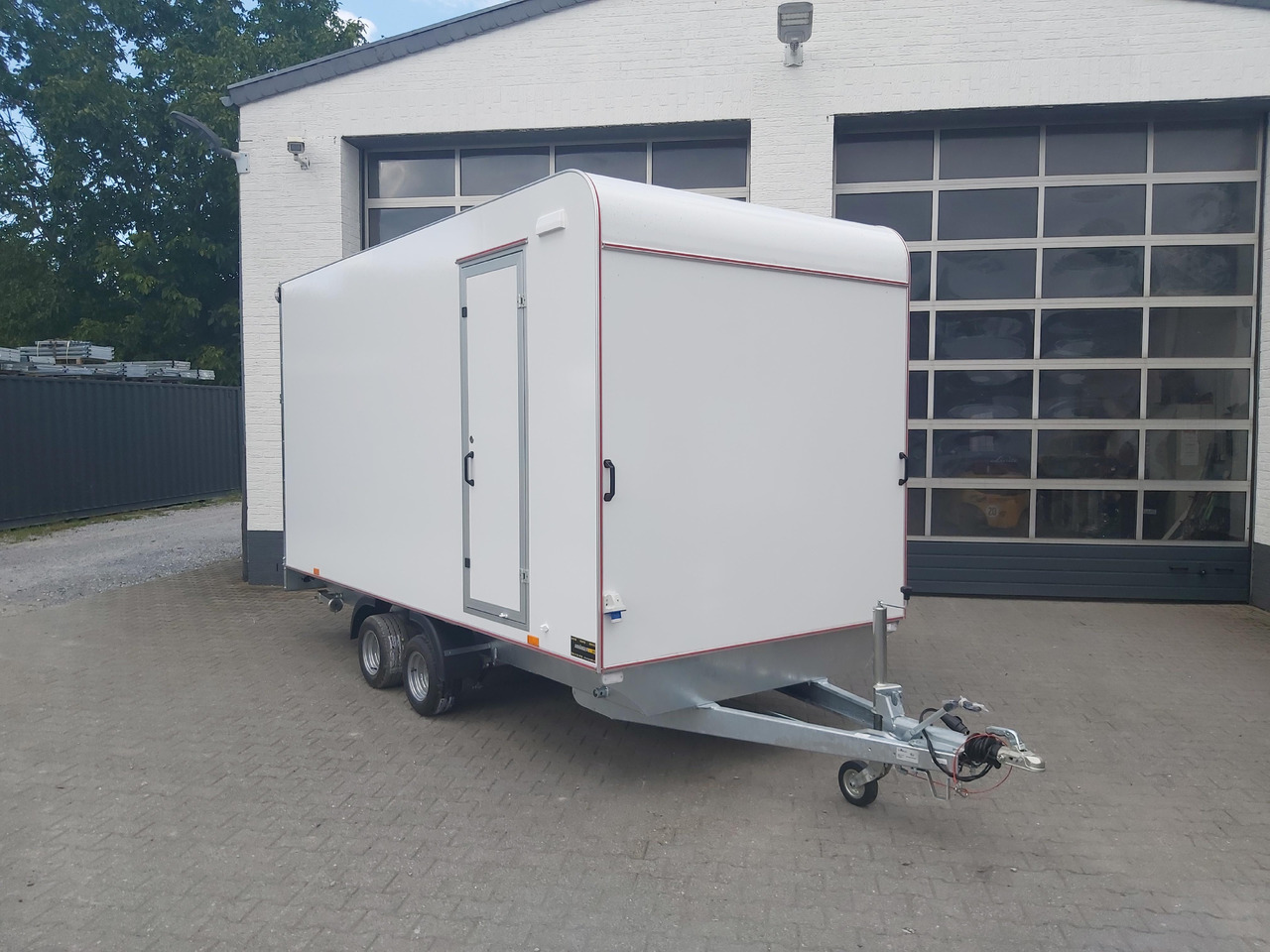 Remorque fourgon Hochlader Koffer TFSP 420T.01 420x200x210cm aero Rampe Tür Licht 230V Dachlüfter 10" 2700kg 100km: photos 12