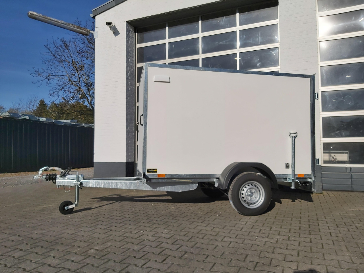 Kargo TFD 250.00 250x125x150cm Zurrsystem (S) 100 km/H 1300kg - Remorque fourgon: photos 2 Kargo TFD 250.00 250x125x150cm Zurrsystem (S) 100 km/H 1300kg - Remorque fourgon: photos 2