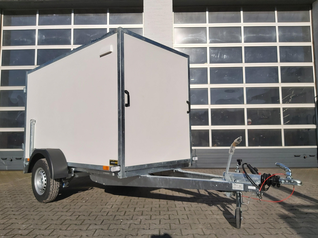 Kargo TFD 250.00 250x125x150cm Zurrsystem (S) 100 km/H 1300kg - Remorque fourgon: photos 3 Kargo TFD 250.00 250x125x150cm Zurrsystem (S) 100 km/H 1300kg - Remorque fourgon: photos 3