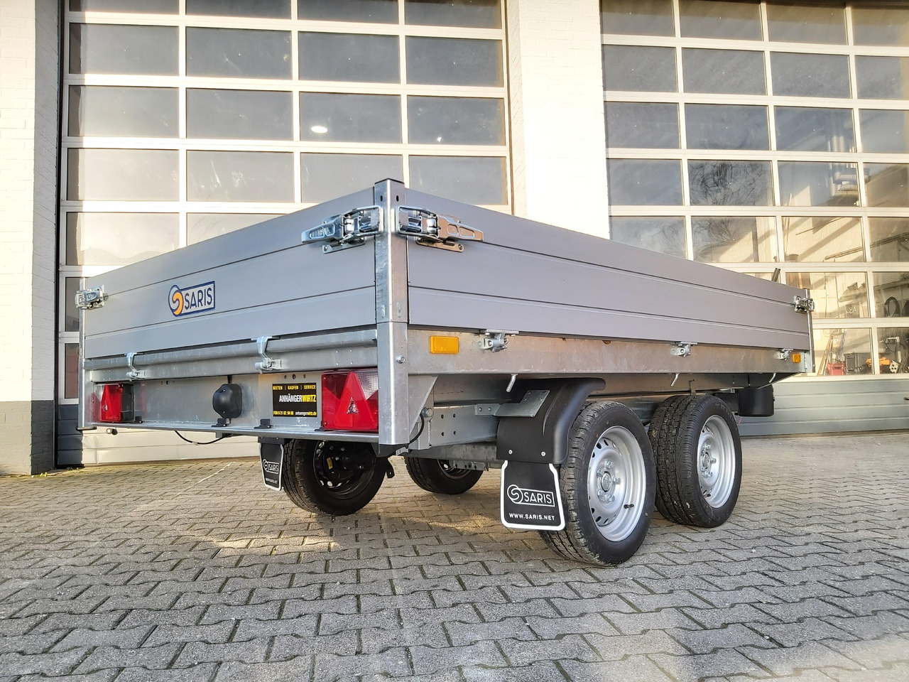 Saris Kipper K1 276 170 2000 2 276x170x30cm Alu Auffahrrampen Heckstützen Handpumpe 13" 2000kg - Remorque benne: photos 4 Saris Kipper K1 276 170 2000 2 276x170x30cm Alu Auffahrrampen Heckstützen Handpumpe 13" 2000kg - Remorque benne: photos 4
