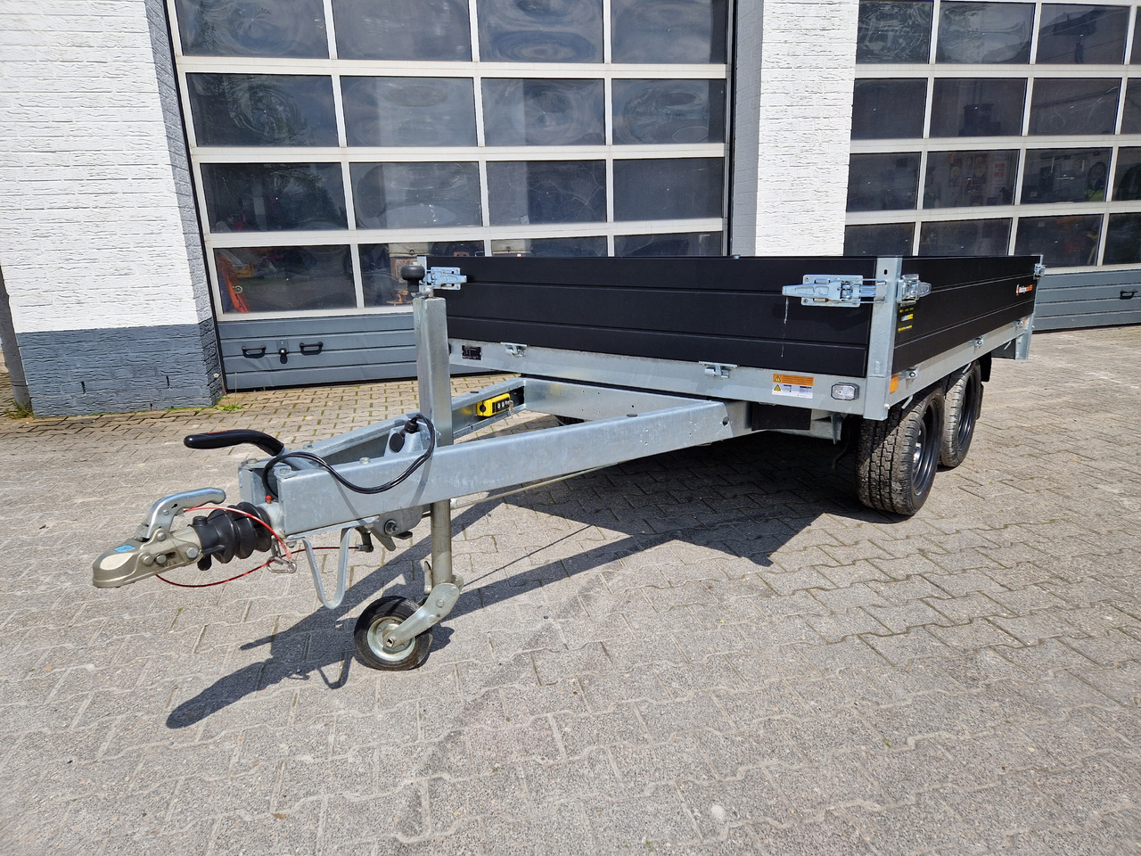 Saris Kipper K1 276 170 2700 2 E 276x170x30cm Elektro black Edition 13" 2700kg Januar Aktion - Remorque benne: photos 5 Saris Kipper K1 276 170 2700 2 E 276x170x30cm Elektro black Edition 13" 2700kg Januar Aktion - Remorque benne: photos 5