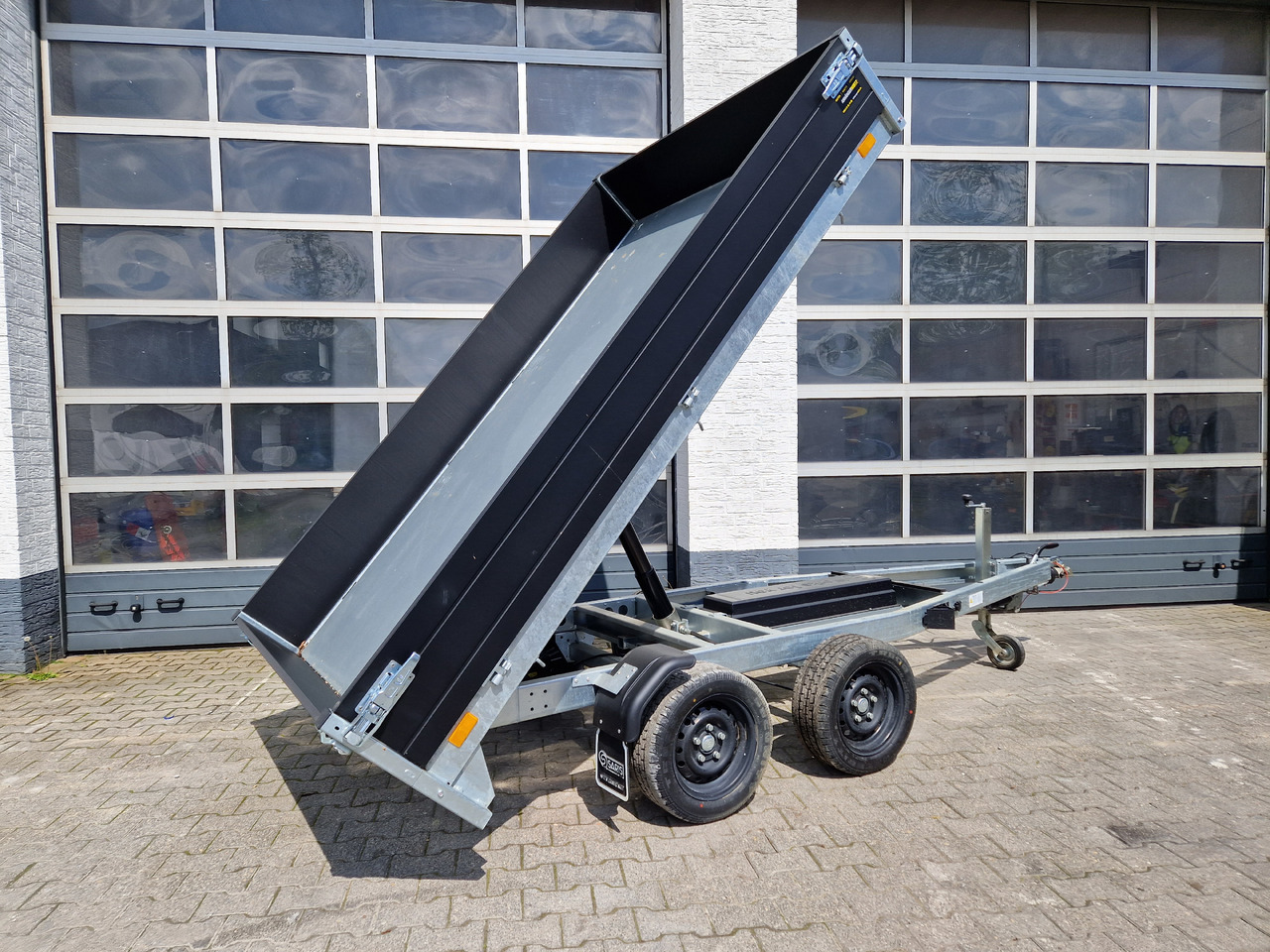 Saris Kipper K1 276 170 2700 2 E 276x170x30cm Elektro black Edition 13" 2700kg Januar Aktion - Remorque benne: photos 3 Saris Kipper K1 276 170 2700 2 E 276x170x30cm Elektro black Edition 13" 2700kg Januar Aktion - Remorque benne: photos 3