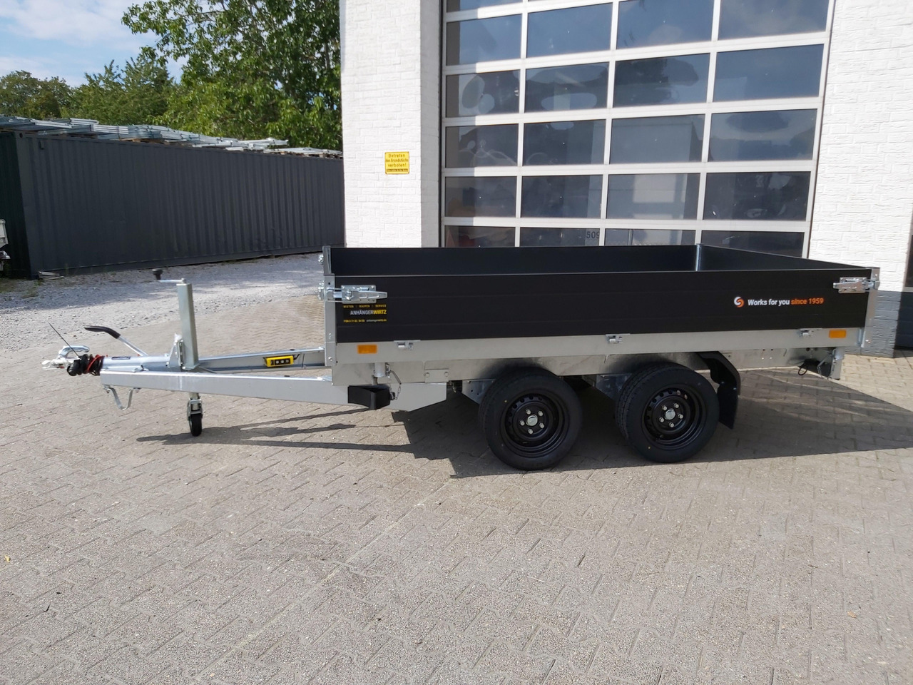 Saris Kipper K3 276 170 2700 2 E 276x170x30cm black Edition Elektro 13" (S) 2700kg Januar Aktion - Remorque benne: photos 4 Saris Kipper K3 276 170 2700 2 E 276x170x30cm black Edition Elektro 13" (S) 2700kg Januar Aktion - Remorque benne: photos 4