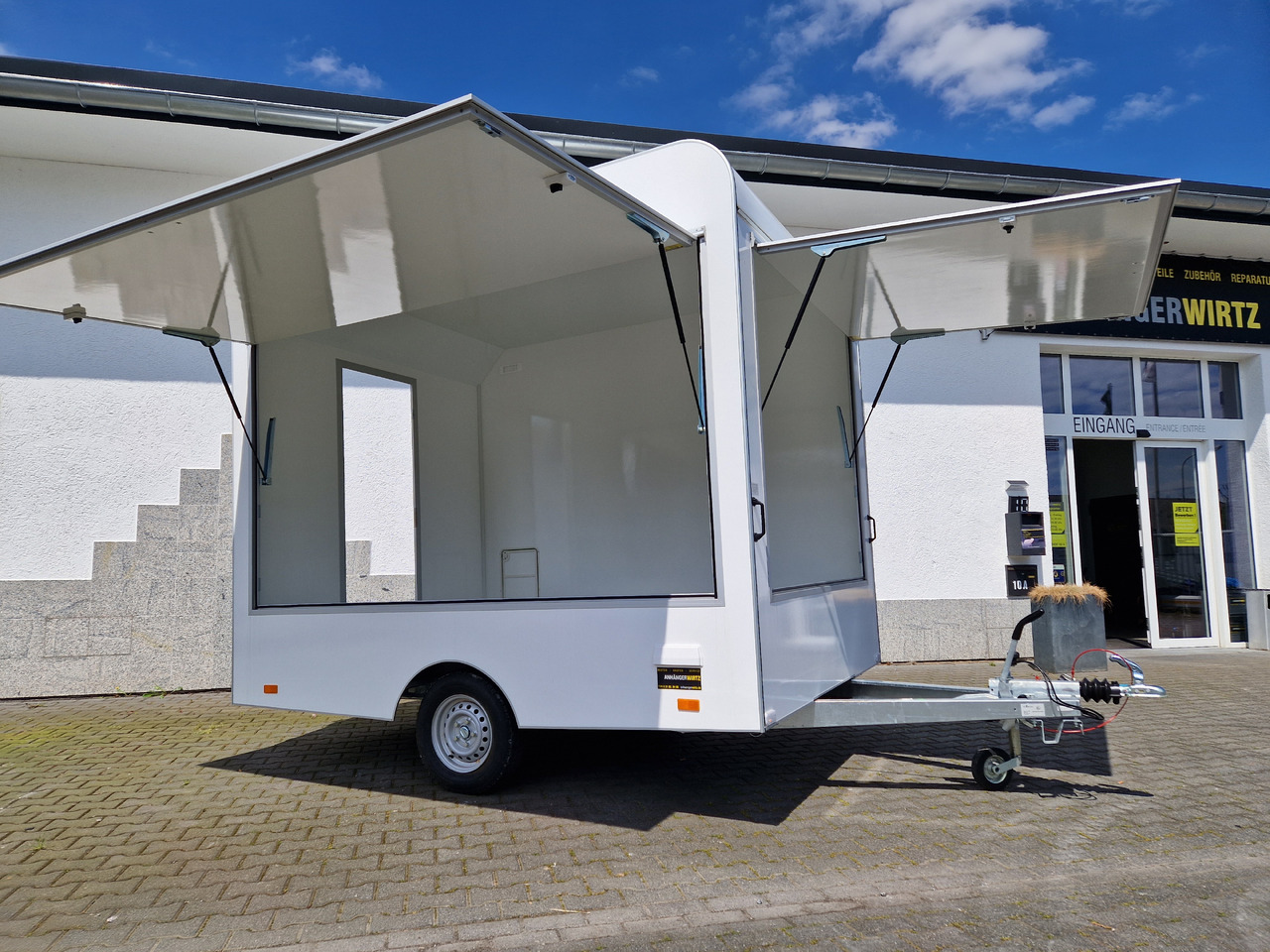 Verkaufsanhänger VK 300 220 aero retro 300x220x230cm 2 Verkaufsklappen rechts & vorn Hecktür 1300kg - Remorque magasin: photos 1 Verkaufsanhänger VK 300 220 aero retro 300x220x230cm 2 Verkaufsklappen rechts & vorn Hecktür 1300kg - Remorque magasin: photos 1