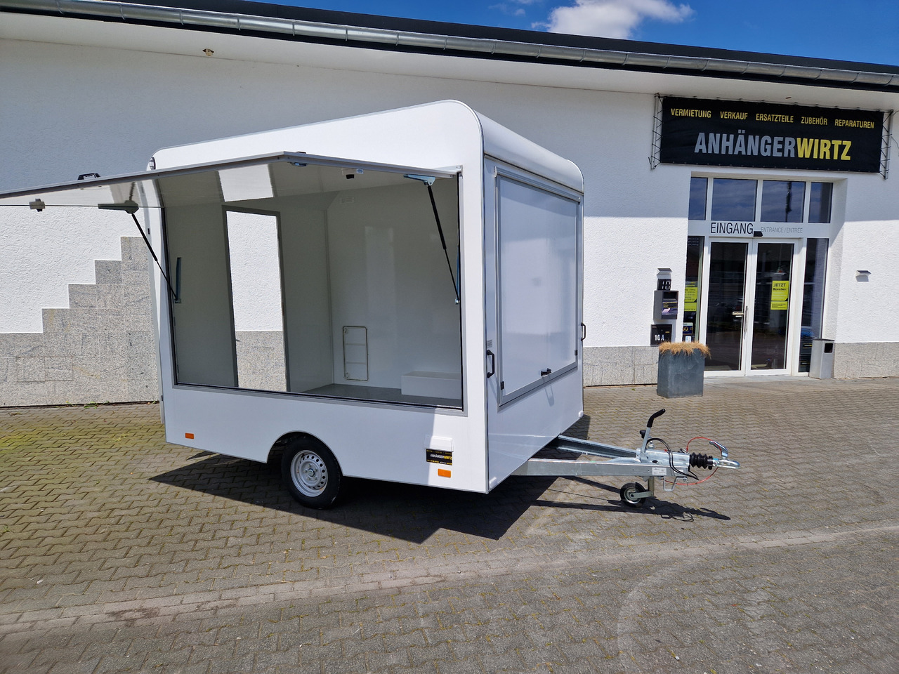 Verkaufsanhänger VK 300 220 aero retro 300x220x230cm 2 Verkaufsklappen rechts & vorn Hecktür 1300kg - Remorque magasin: photos 2 Verkaufsanhänger VK 300 220 aero retro 300x220x230cm 2 Verkaufsklappen rechts & vorn Hecktür 1300kg - Remorque magasin: photos 2