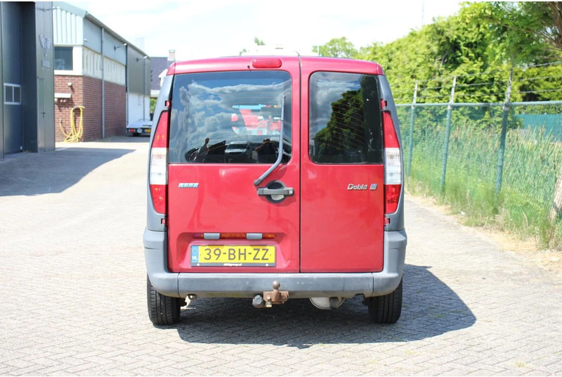 Fiat Doblò Cargo 1.9 JTD SCHUIFDEUR - Fourgon utilitaire: photos 4 Fiat Doblò Cargo 1.9 JTD SCHUIFDEUR - Fourgon utilitaire: photos 4