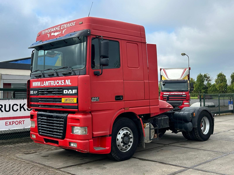 DAF XF 95.480 EURO 2 ZF MANUAL GEARBOX TOP CONDITION - Tracteur routier: photos 1 DAF XF 95.480 EURO 2 ZF MANUAL GEARBOX TOP CONDITION - Tracteur routier: photos 1