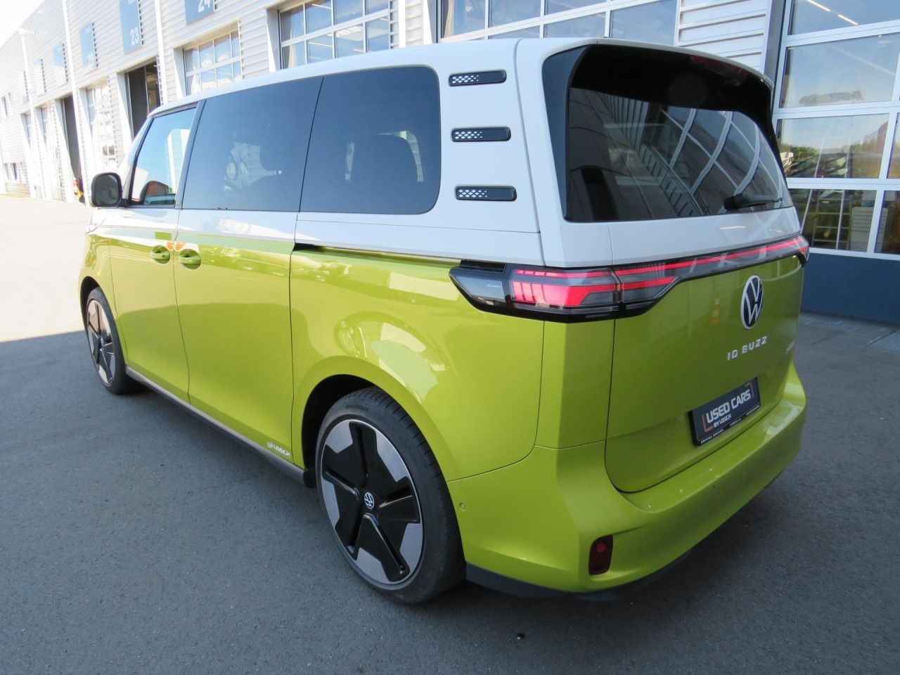 Volkswagen ID.Buzz Pro Design 150 kW Volkswagen ID.Buzz Pro Design 150 kW Klima AHK Navi ZV - Minibus, Bus électrique: photos 4 Volkswagen ID.Buzz Pro Design 150 kW Volkswagen ID.Buzz Pro Design 150 kW Klima AHK Navi ZV - Minibus, Bus électrique: photos 4
