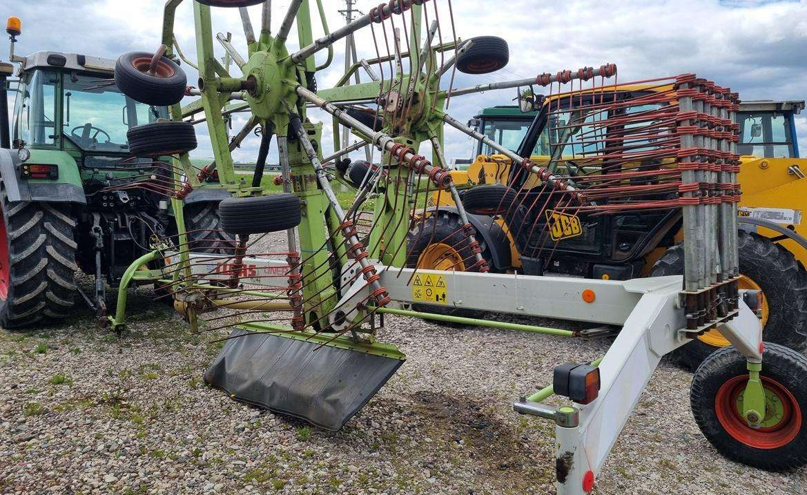 Claas Liner 680 - Faneuse: photos 4 Claas Liner 680 - Faneuse: photos 4