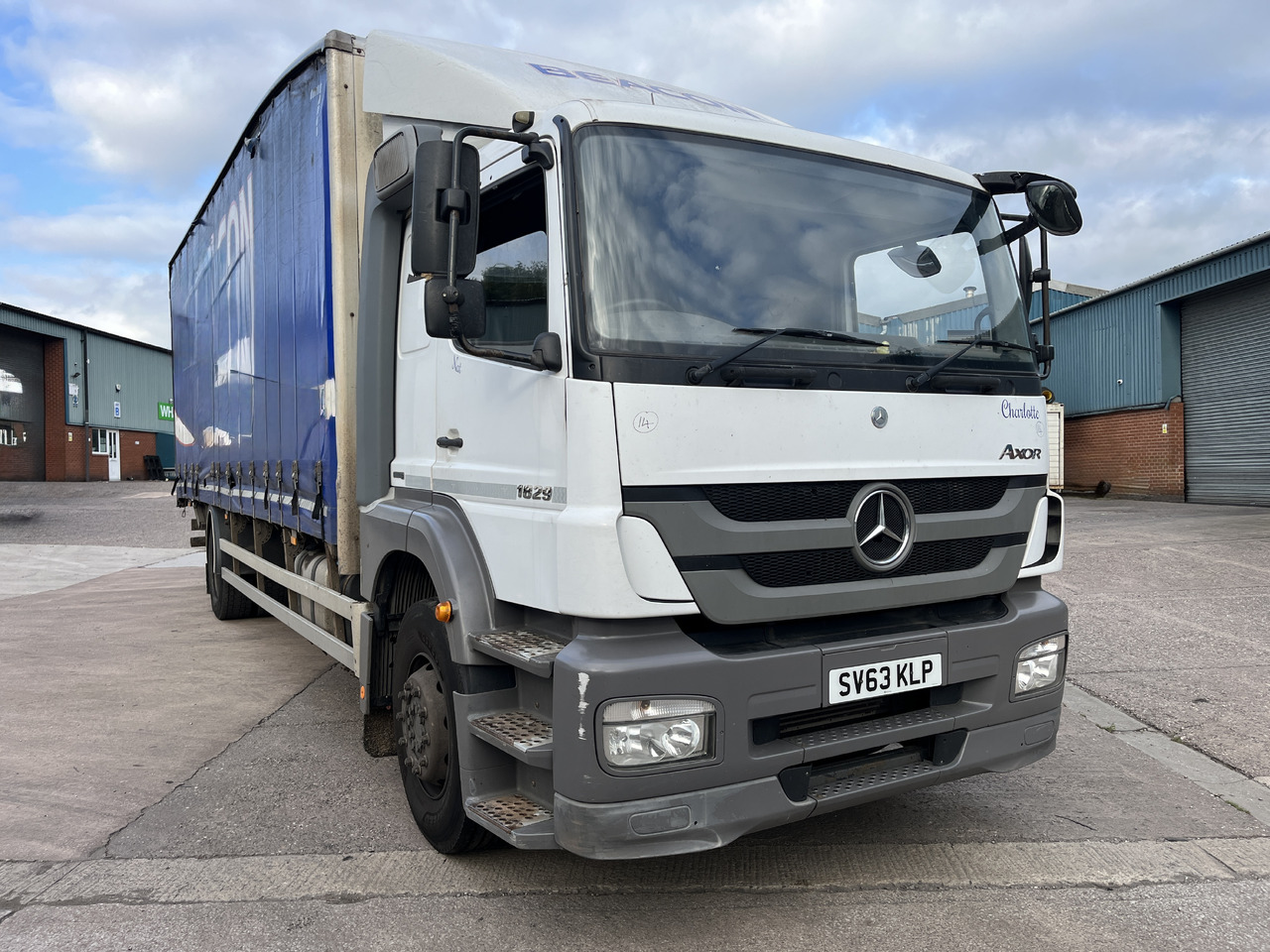 Mercedes Axor 1829 4x2 Curtain side - Camion à rideaux coulissants: photos 2 Mercedes Axor 1829 4x2 Curtain side - Camion à rideaux coulissants: photos 2