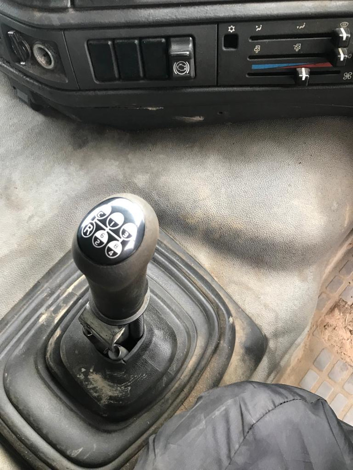 Volvo FM12 420 6x2 Rigid - Camion porte-voitures: photos 5 Volvo FM12 420 6x2 Rigid - Camion porte-voitures: photos 5