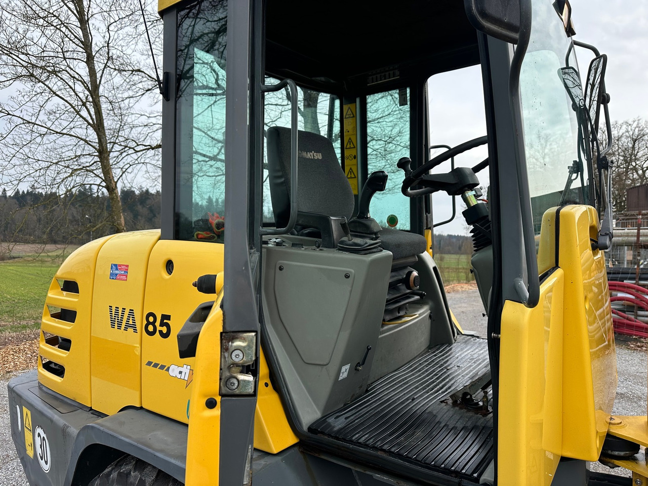 KOMATSU WA 85 3 - Chargeuse sur pneus: photos 5 KOMATSU WA 85 3 - Chargeuse sur pneus: photos 5