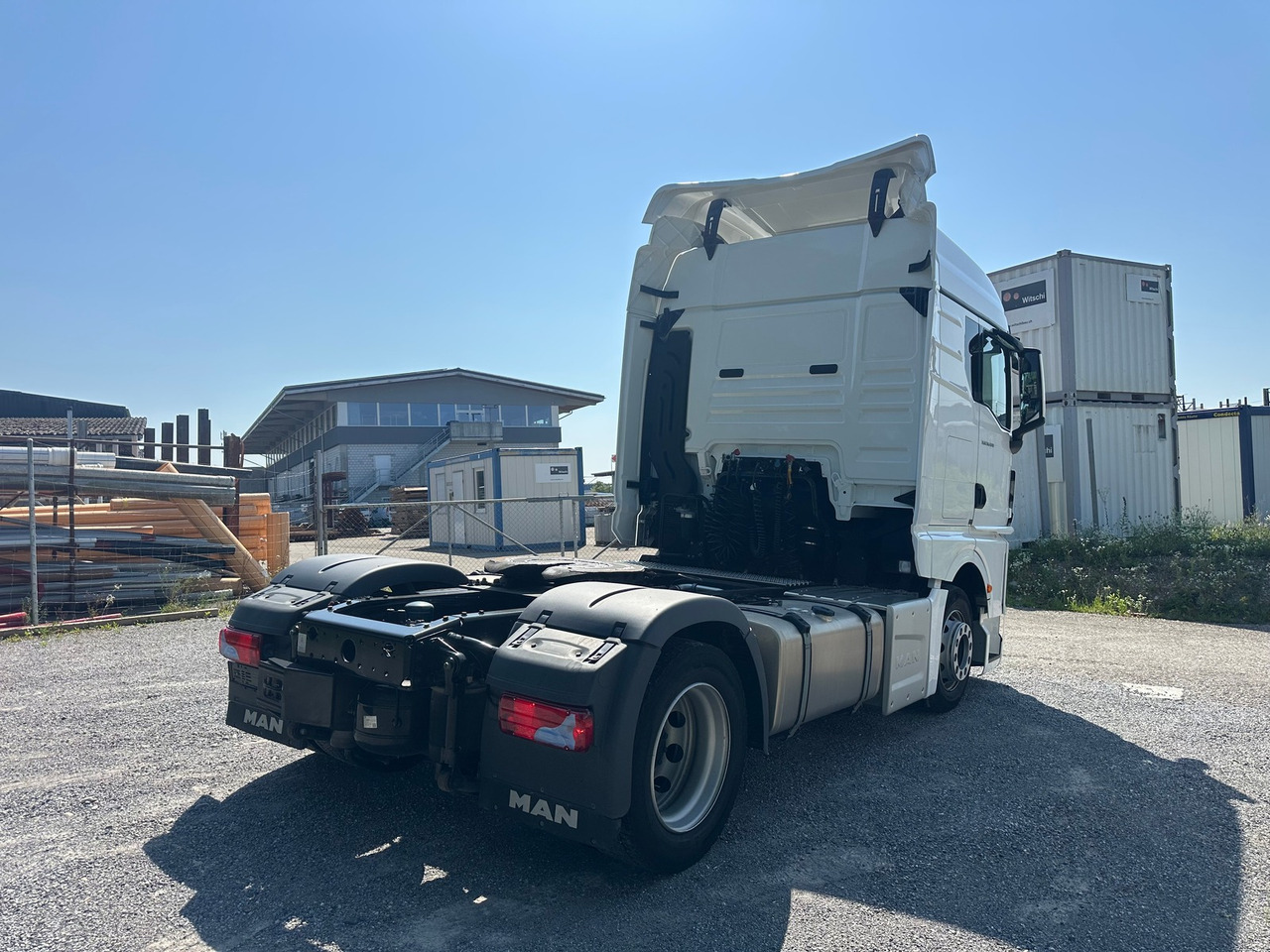 MAN TGX 18.470 4x2 Lowliner 2Tank LED - Tracteur routier: photos 4 MAN TGX 18.470 4x2 Lowliner 2Tank LED - Tracteur routier: photos 4