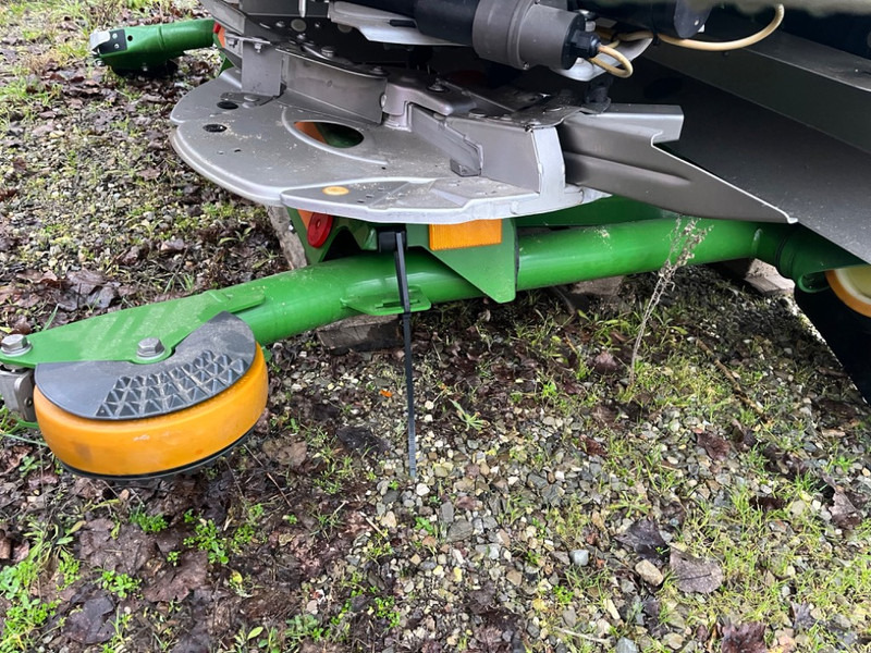 Amazone ZA-TS 1700 PROFIS TRONIC - Distributeur d'engrais: photos 5 Amazone ZA-TS 1700 PROFIS TRONIC - Distributeur d'engrais: photos 5