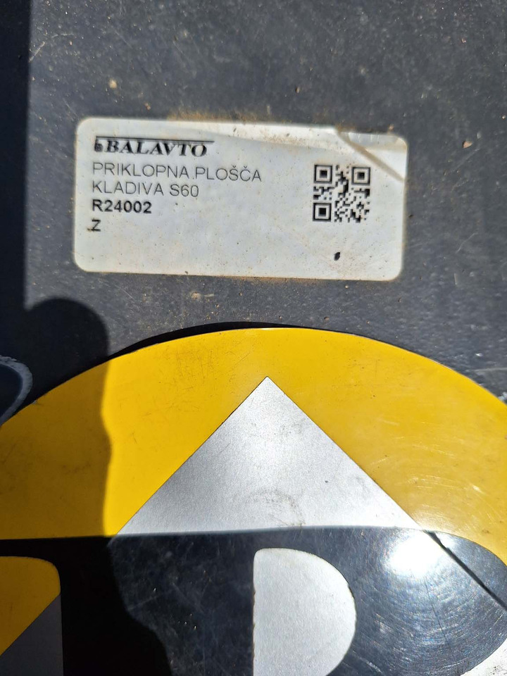 Breaker BAT140 attachment plate S60 — crédit-bail Breaker BAT140 attachment plate S60: photos 10