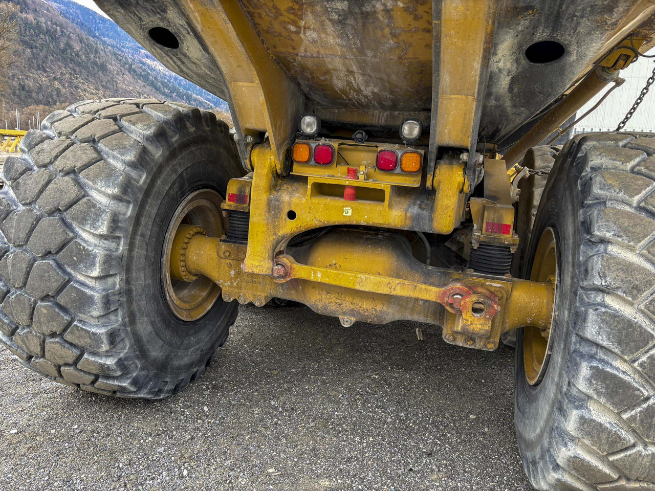 CATERPILLAR 740 - Tombereau articulé: photos 5 CATERPILLAR 740 - Tombereau articulé: photos 5