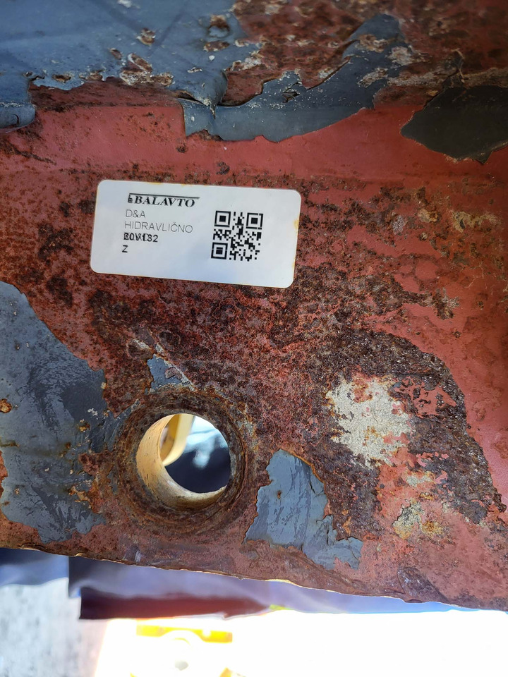 D&A 200V for 18-24 ton excavators - Marteau hydraulique pour Pelle: photos 5 D&A 200V for 18-24 ton excavators - Marteau hydraulique pour Pelle: photos 5