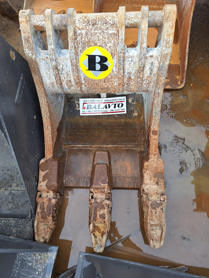 Digging bucket 850 mm - Godet pour pelle: photos 1 Digging bucket 850 mm - Godet pour pelle: photos 1