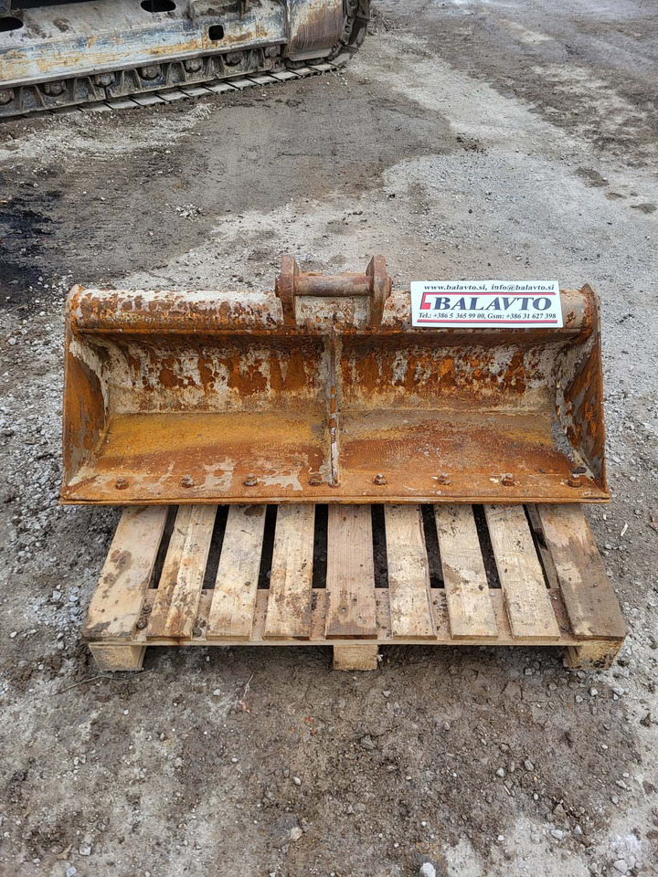 Ditch cleaning bucket 1400 mm VTN for 8-11 ton excavators - Godet pour pelle pour Engins de chantier: photos 1 Ditch cleaning bucket 1400 mm VTN for 8-11 ton excavators - Godet pour pelle pour Engins de chantier: photos 1
