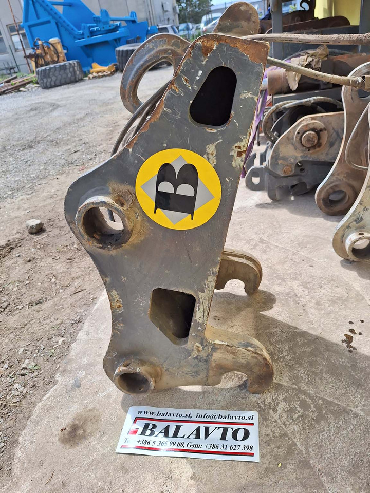 Hydraulic Volvo S2 - Attache rapide pour Engins de chantier: photos 1 Hydraulic Volvo S2 - Attache rapide pour Engins de chantier: photos 1