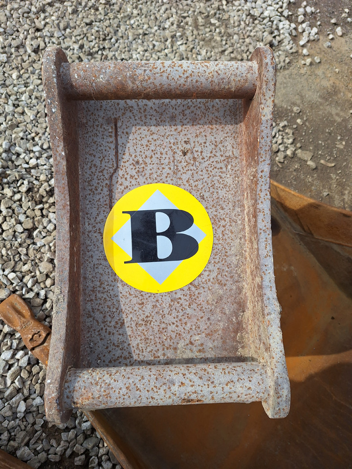 Lannen trenching bucket 400 mm - Godet pour pelle: photos 4 Lannen trenching bucket 400 mm - Godet pour pelle: photos 4