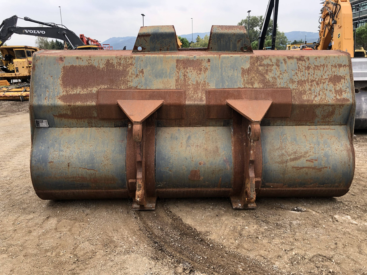 Loader bucket 3400 mm Volvo - Godet pour chargeur: photos 4 Loader bucket 3400 mm Volvo - Godet pour chargeur: photos 4