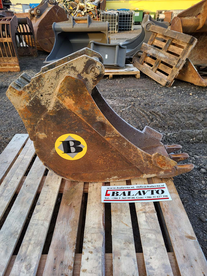 Narrow digging bucket 300 mm - Godet pour pelle: photos 2 Narrow digging bucket 300 mm - Godet pour pelle: photos 2