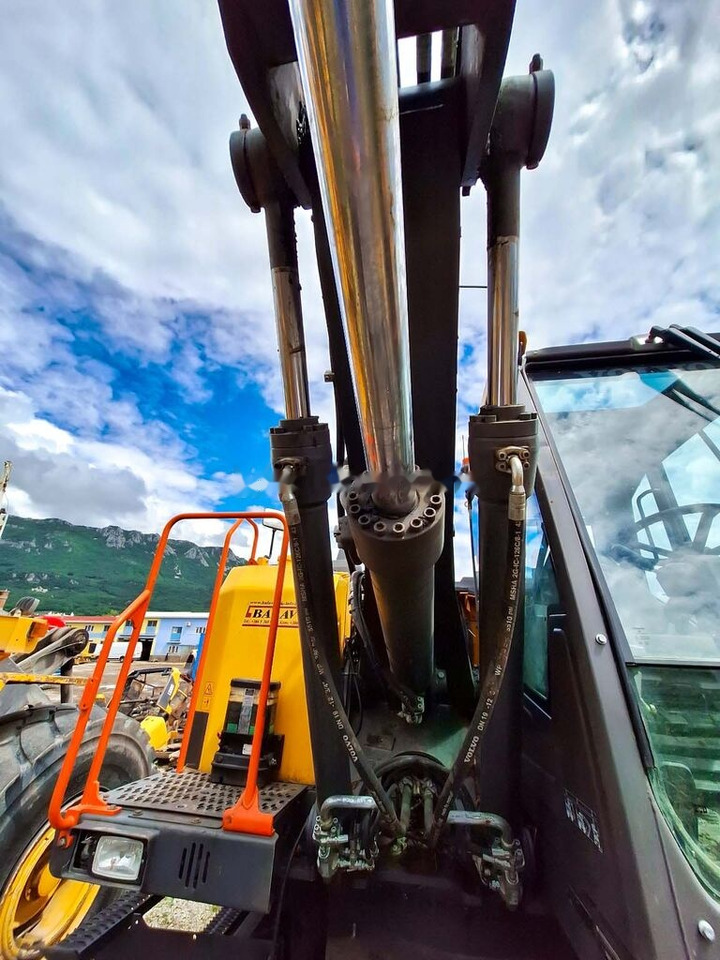 Volvo boom cylinder 14687689 Volvo EWR150E, EWR170E - Pièces de rechange pour Pelle: photos 1 Volvo boom cylinder 14687689 Volvo EWR150E, EWR170E - Pièces de rechange pour Pelle: photos 1