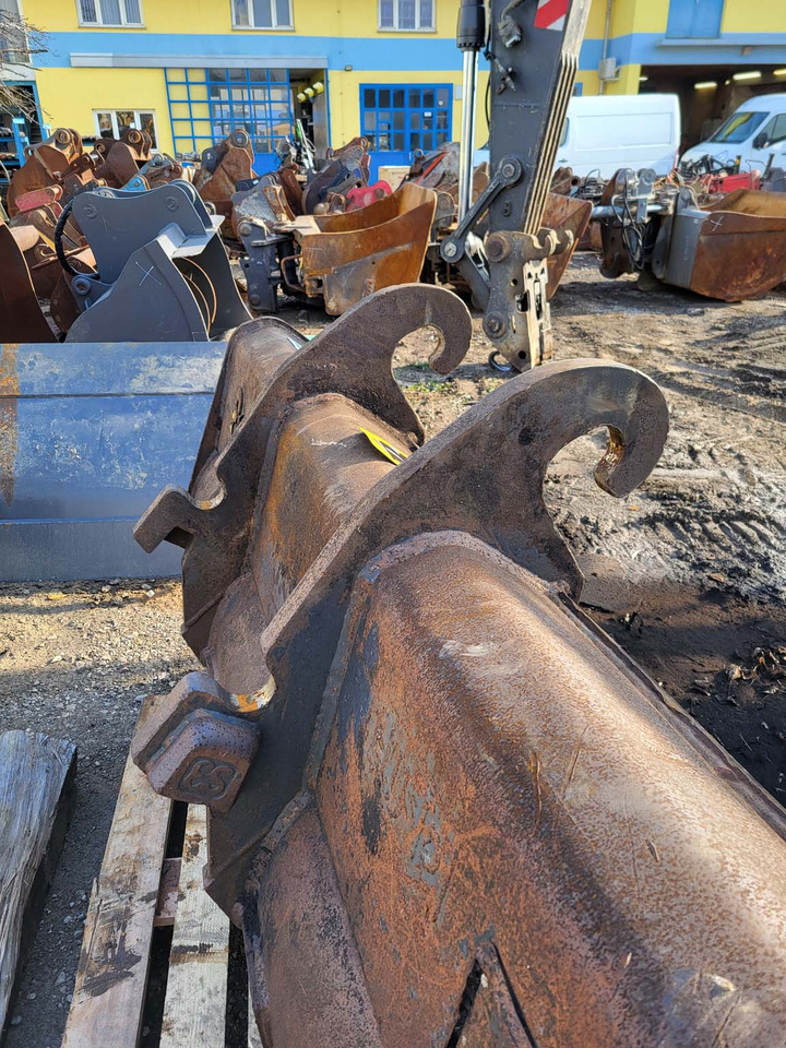 Slope bucket 2000 mm - Godet pour pelle: photos 3 Slope bucket 2000 mm - Godet pour pelle: photos 3