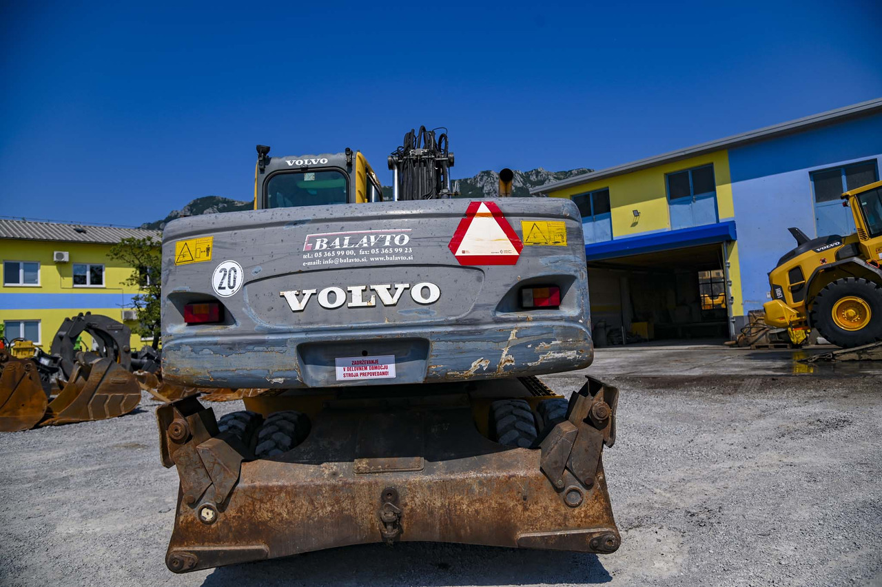 Pelle sur pneus VOLVO EW180B: photos 6