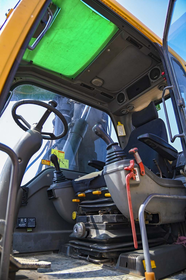 Pelle sur pneus VOLVO EW180B: photos 34