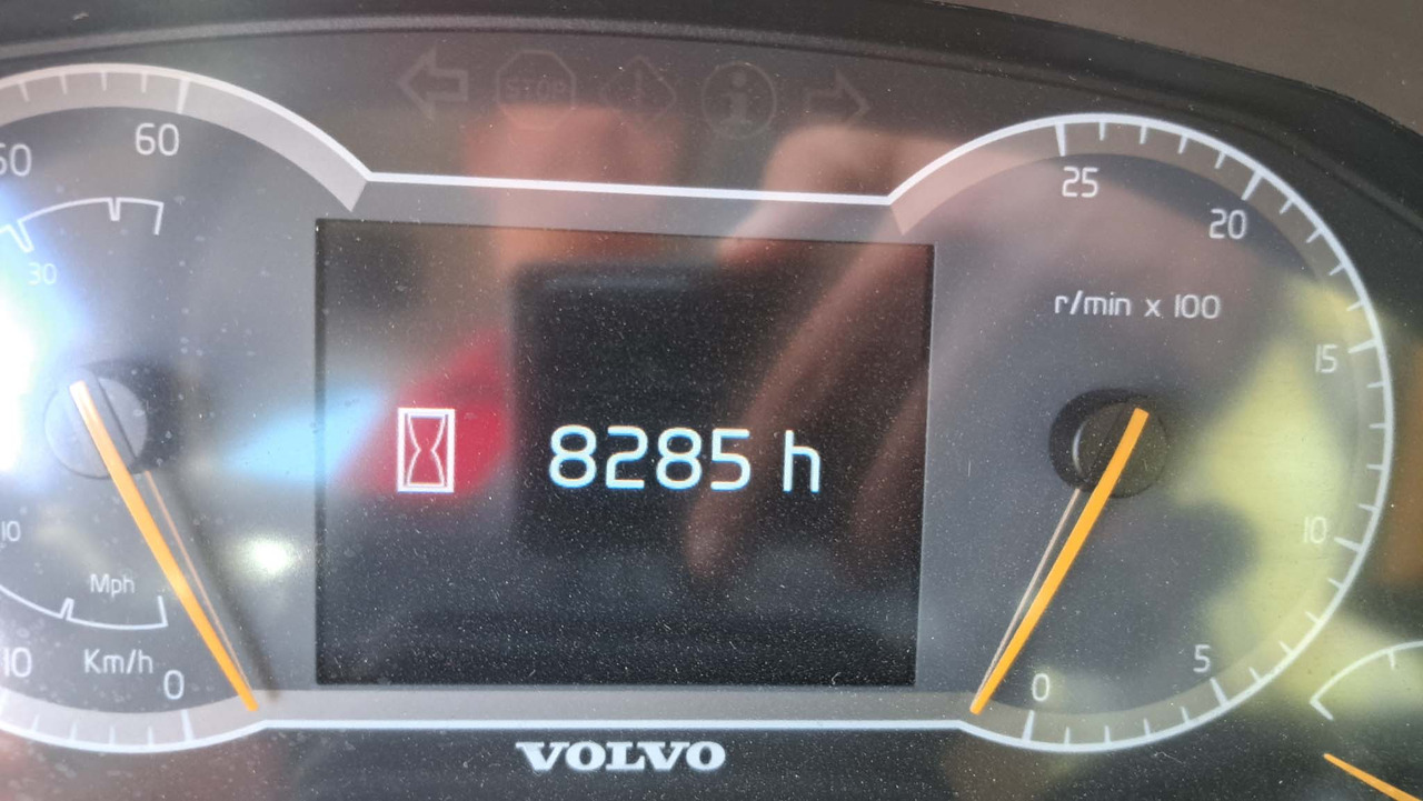 Chargeuse sur pneus Volvo L150H: photos 48