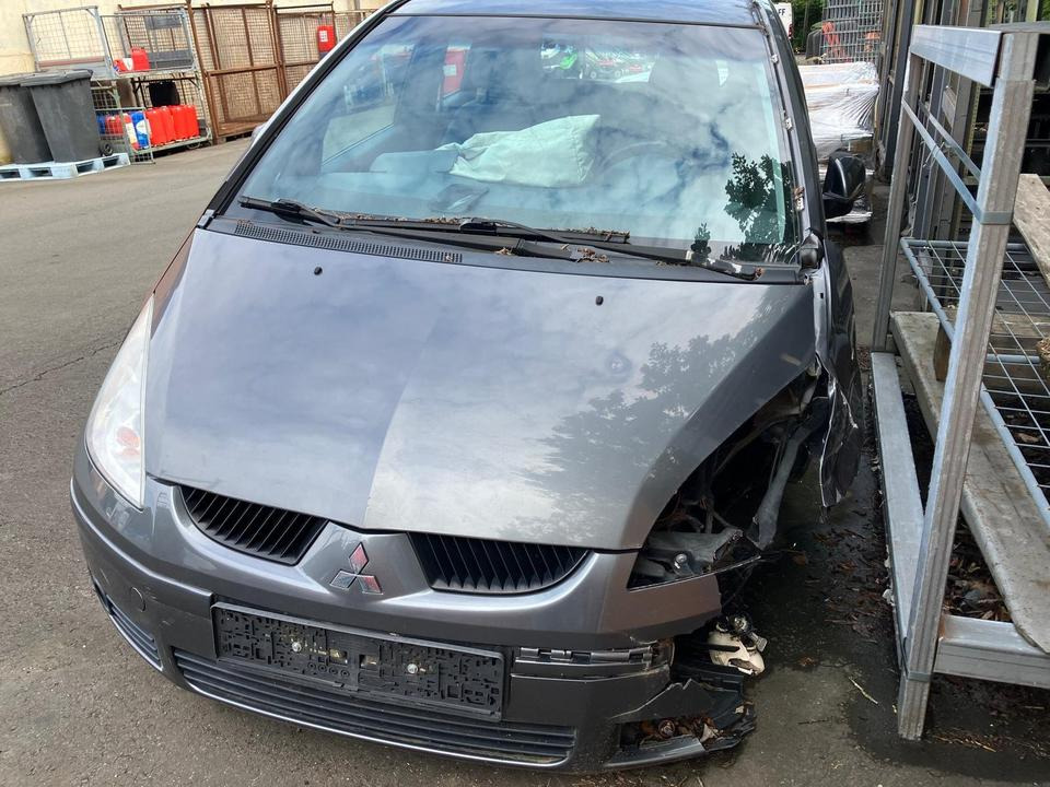 Mitsubishi Colt Unfallfahrzeug - Voiture: photos 4 Mitsubishi Colt Unfallfahrzeug - Voiture: photos 4