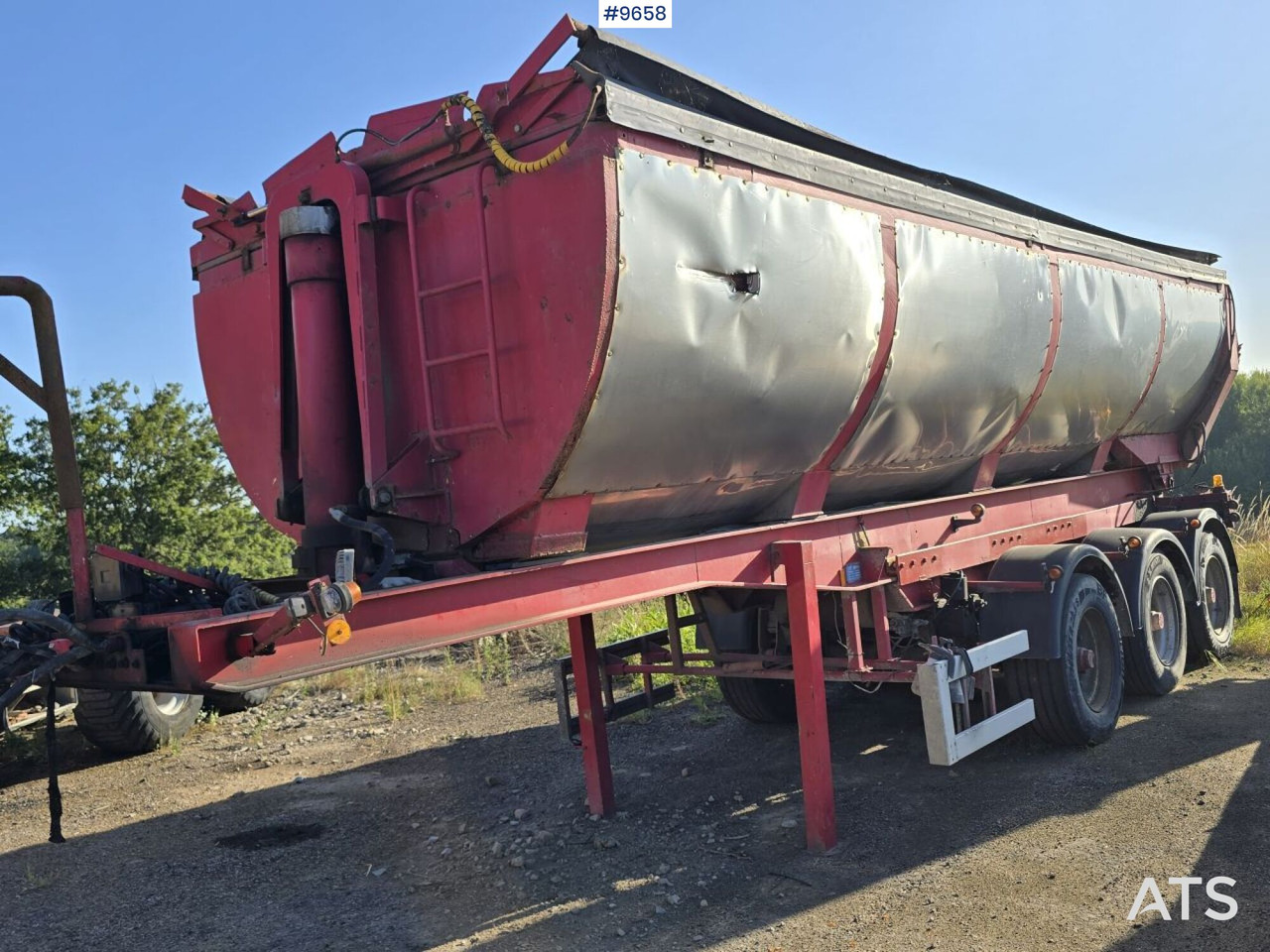 Asphalt trailer Parator STI 17-24 - Semi-remorque benne, Travaux routiers: photos 1 Asphalt trailer Parator STI 17-24 - Semi-remorque benne, Travaux routiers: photos 1