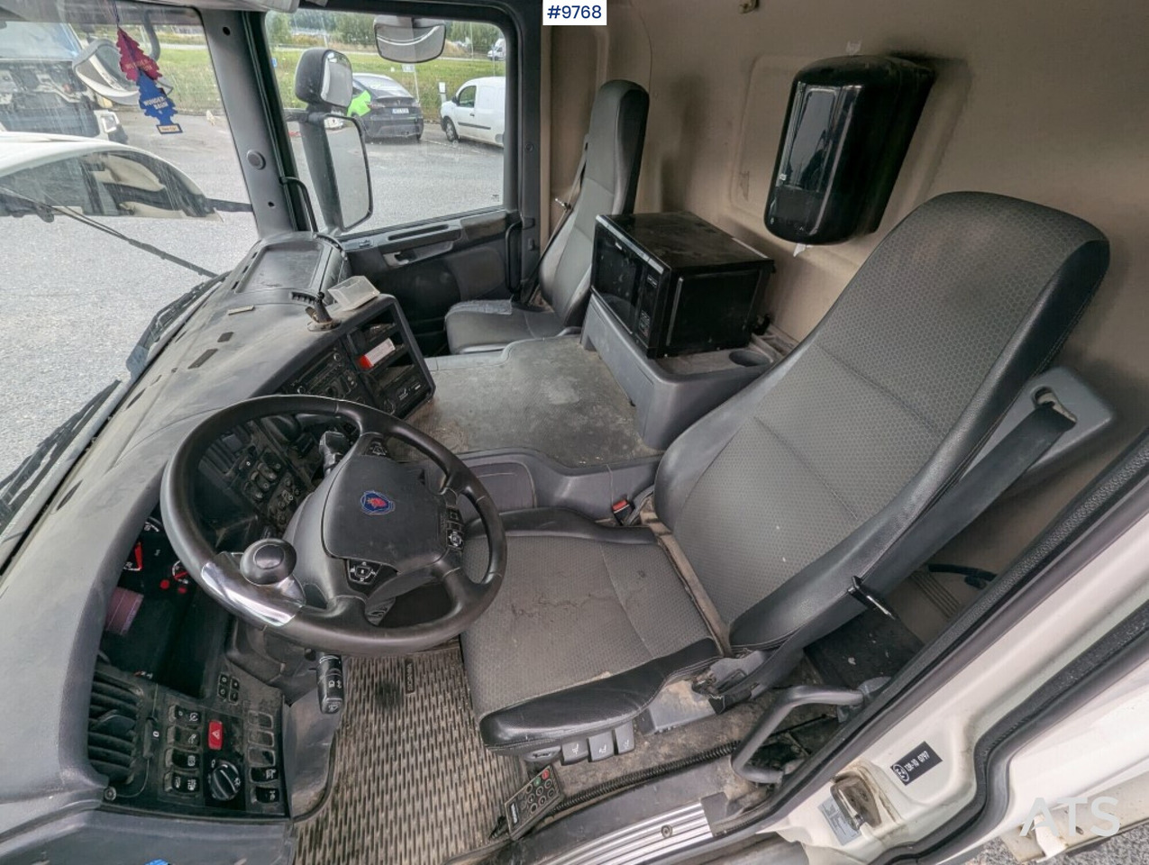 Box Truck Scania P280 4X2 with tail lift - Camion fourgon: photos 5 Box Truck Scania P280 4X2 with tail lift - Camion fourgon: photos 5