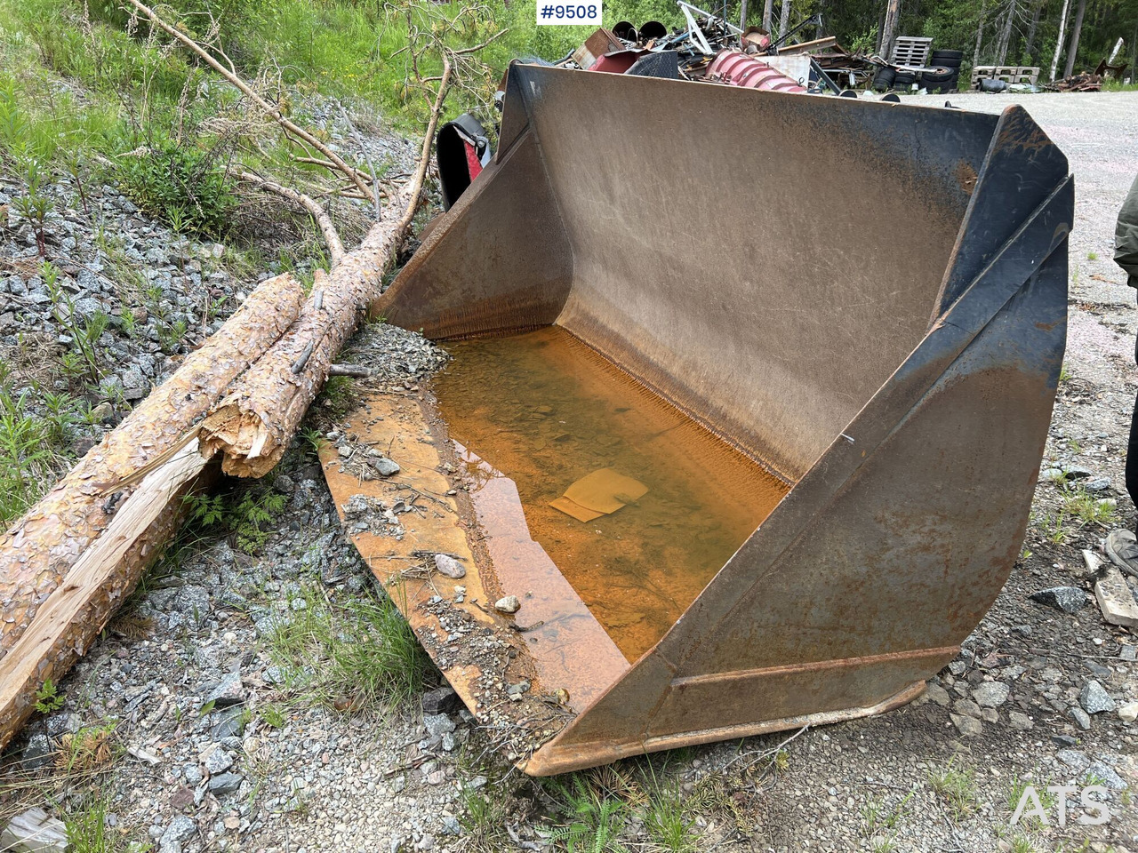 Bucket with Large BM - Godet pour chargeur: photos 1 Bucket with Large BM - Godet pour chargeur: photos 1