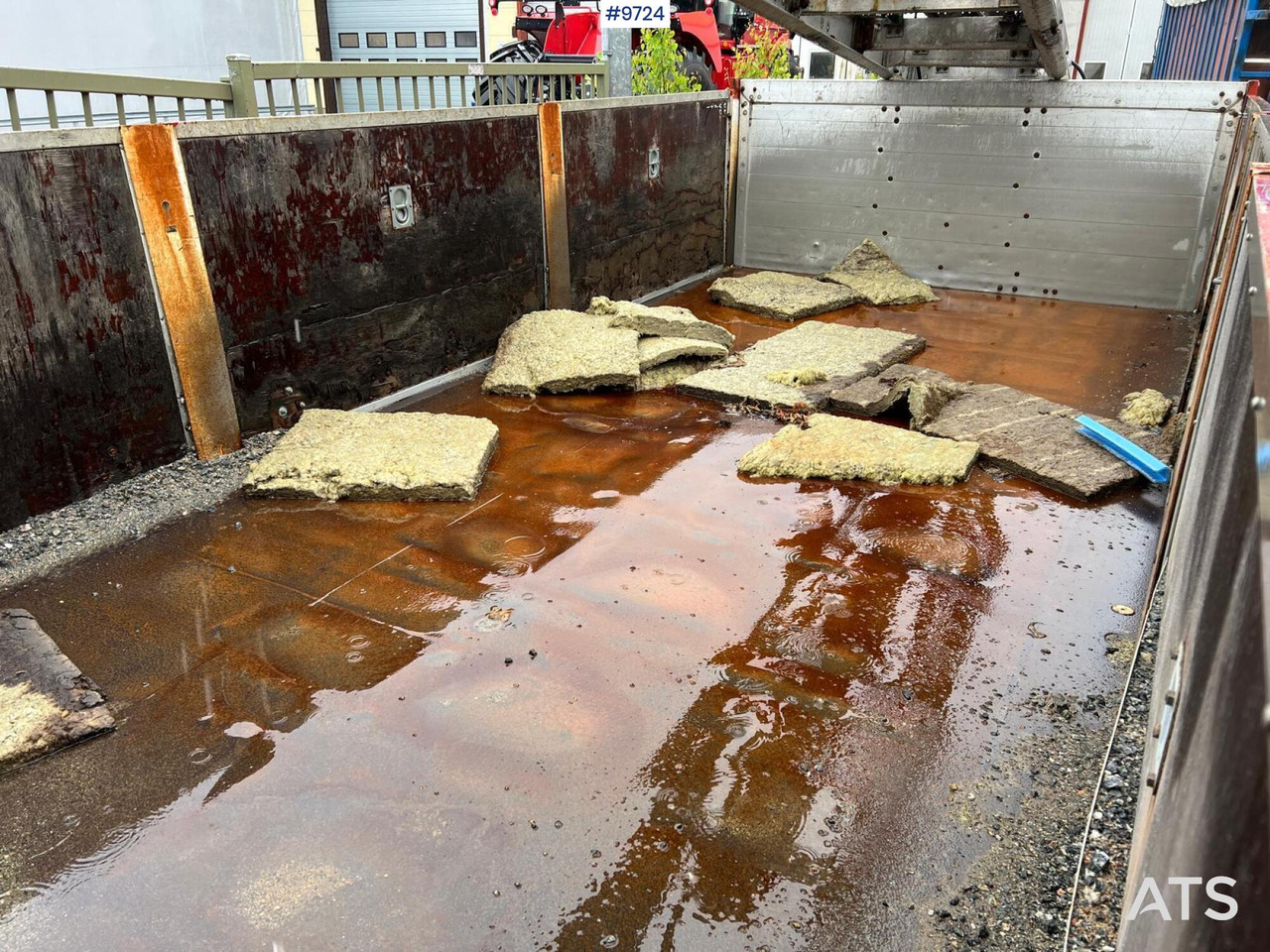 Flatbed - Carrosserie plateau: photos 2 Flatbed - Carrosserie plateau: photos 2