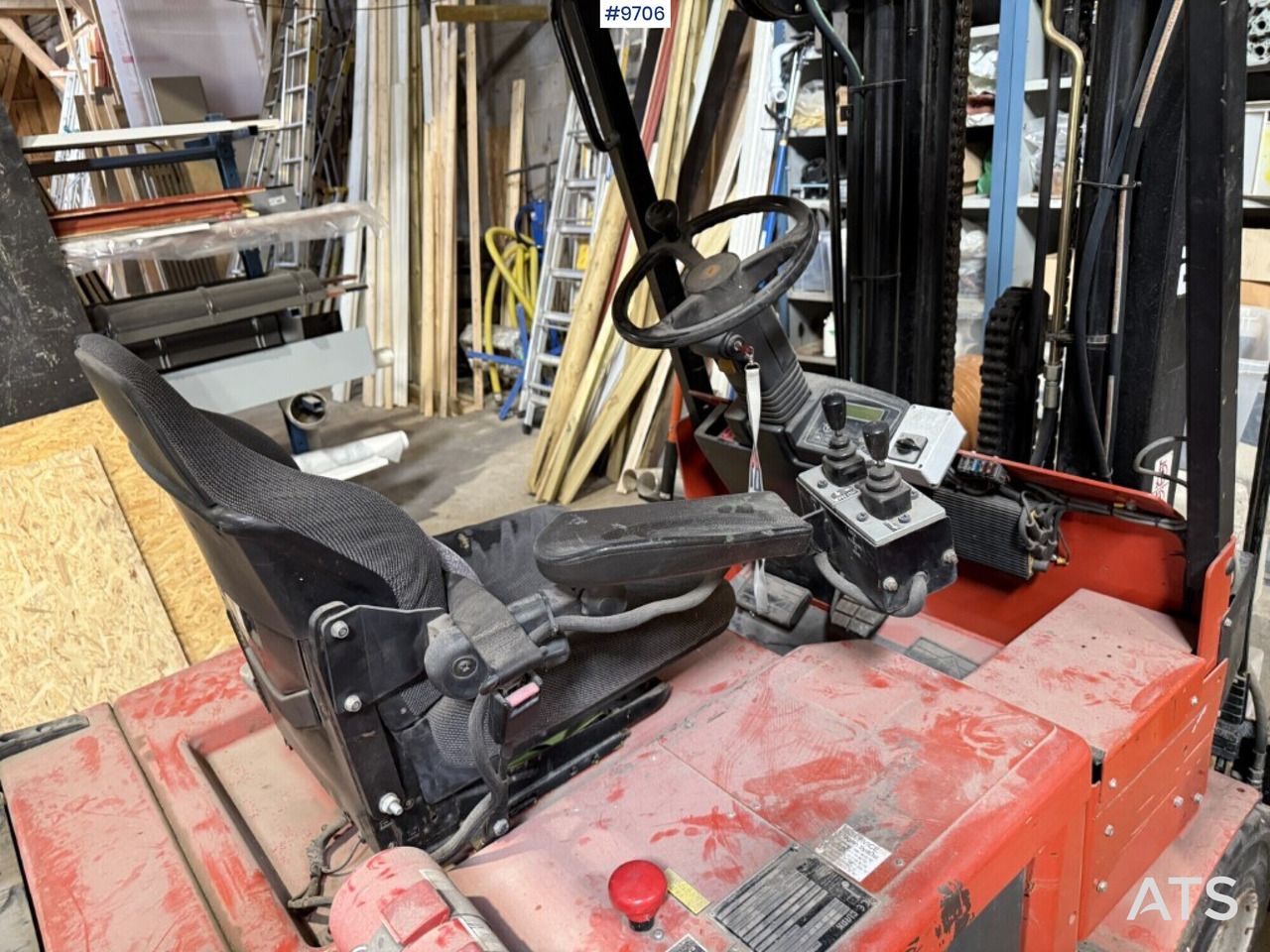 Forklift Clark CEM 25 — crédit-bail Forklift Clark CEM 25: photos 14